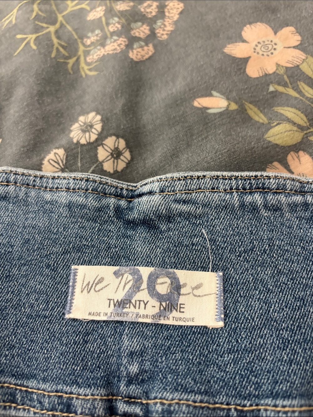 We the Free Denim Zip-Front Mini Stretch Skirt in Medium Wash Blue Size 8/29 - Picture 2 of 4